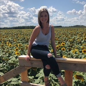 Meet your Posher, Danielle